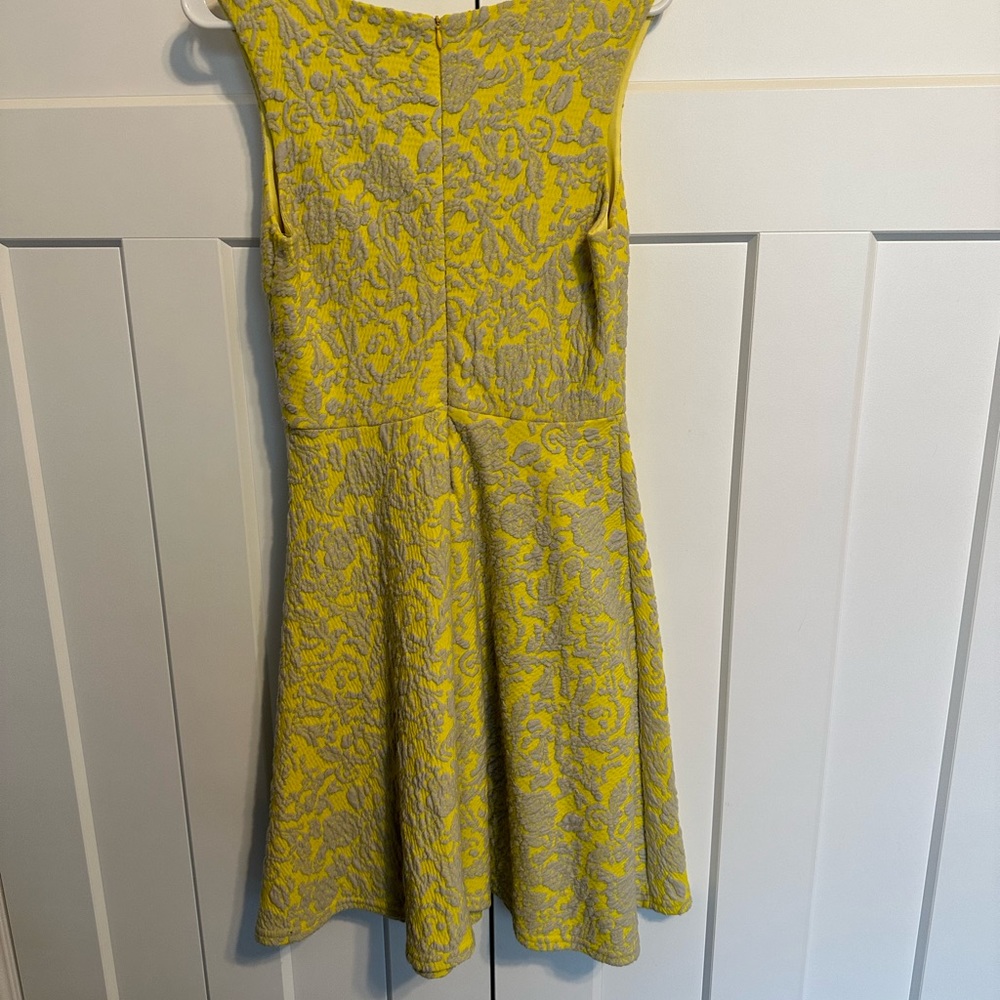 Spring floral dress - Picture 3 of 3